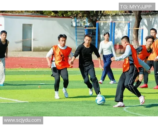 南实足球：奋勇拼搏展现青春风采助力校园体育发展新篇章